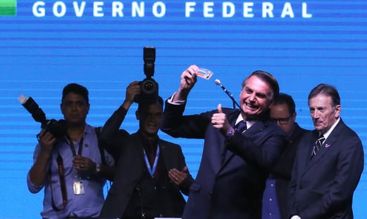 Comissão da Câmara pede ao TCU fiscalização do cartão corporativo de Bolsonaro