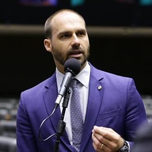 Eduardo Bolsonaro está com Covid