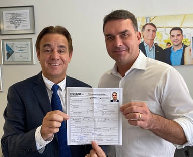 Com muita honra comunico minha filiação ao Patriota, diz Flávio Bolsonaro