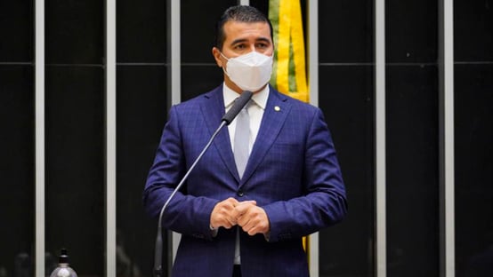 Deputado do DEM disse a Pazuello que explodiria na mídia denúncia na compra da Covaxin