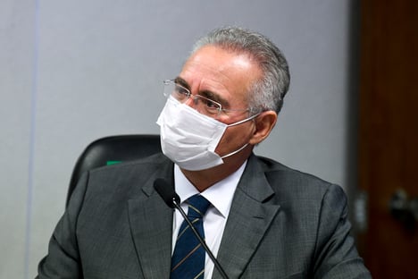 Renan quer cópia de processos do MPF que tenham Pazuello como alvo