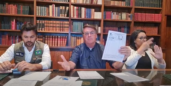 Bolsonaro critica Lula e acusa isentões de facilitar retorno da esquerda