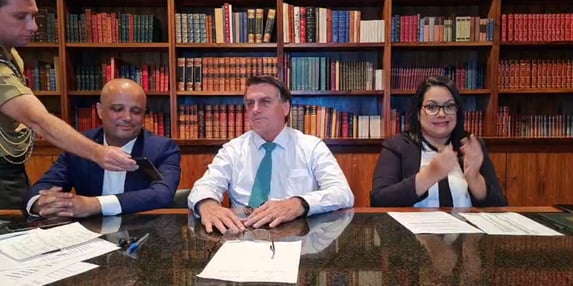 Witzel é um “cara de pau sem tamanho”, diz Bolsonaro