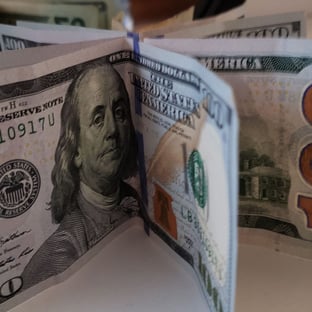 Nova proposta para precatórios acalma mercados; Bolsa sobe e dólar desce