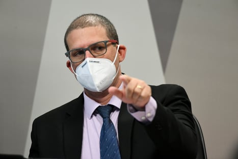 “Uma a cada três pessoas que morreram por Covid no mundo são brasileiras”, diz pesquisador
