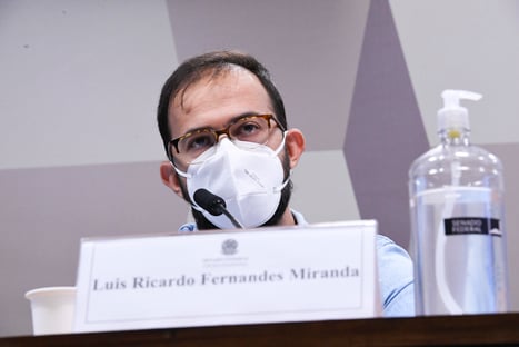 Em mensagens, irmão de Miranda descreve “pressão louca” sobre Covaxin