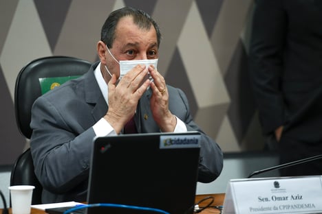 “Viu como a CPI está funcionando?”, diz Omar Aziz, após Bolsonaro solicitar antecipação de doses da Pfizer