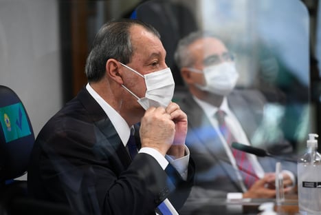 “Uma cidade como Macapá se acabou na pandemia”, diz Omar Aziz