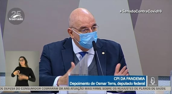 “Se isolamento funcionasse, ninguém morreria em asilo”, diz Osmar Terra na CPI
