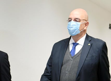 Osmar Terra minimizou soluço de Bolsonaro, diz jornal: Em 99% dos casos, não é nada