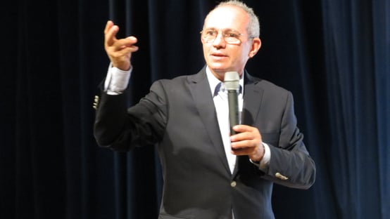 Hartung: “Entre o fácil e o certo, a gente apertou recorrentemente o botão do fácil”