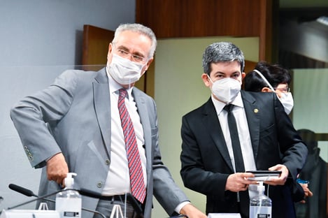 Vocês estão em crise… estou a caminho, diz ex-atriz pornô a senador da CPI