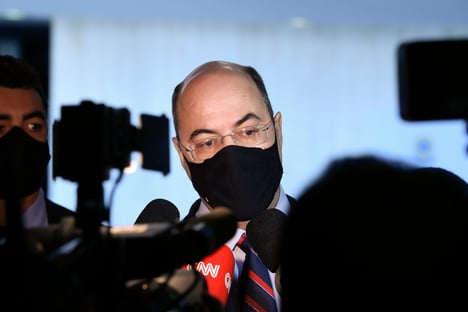 Sem dar explicações, Witzel encerra depoimento à CPI da Covid