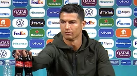Manchester United anuncia contratação de Cristiano Ronaldo