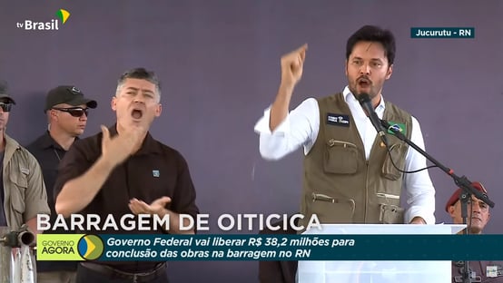 Fábio Faria diz que Bolsonaro pagou pelas vacinas