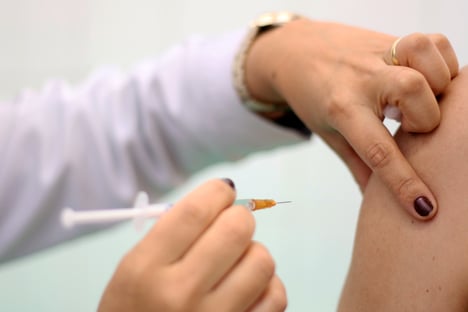 Covid: mais de 100 milhões tomaram ao menos a 1ª dose no país