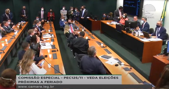 Leia o relatório da reforma política apresentado hoje na Câmara