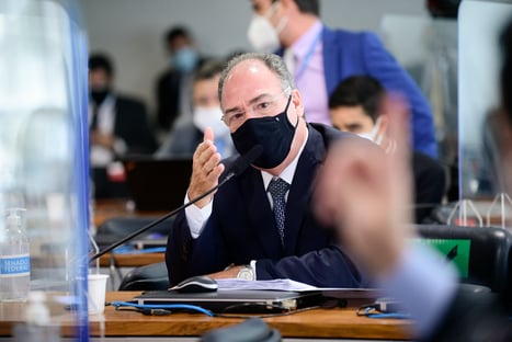 Líder do governo disse que ficou constrangido com tratativas entre Davati e Ministério da Saúde