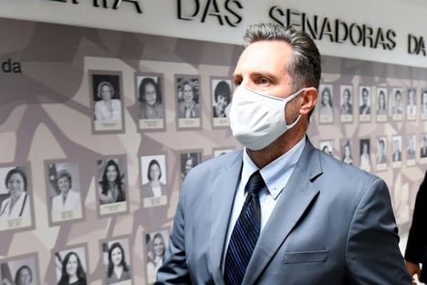 O impeachment está no WhatsApp