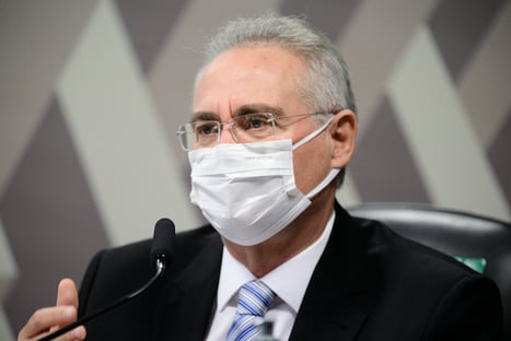 Renan: “Depois do fiasco, Bolsonaro recorre a bravatas golpistas”