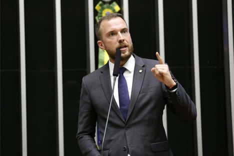 Vinicius Poit é aprovado como pré-candidato do Novo ao governo de SP