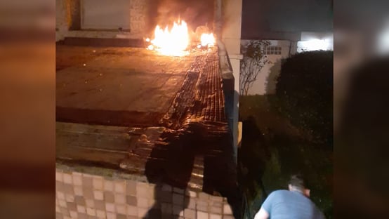 Embaixada de Cuba em Paris é alvo de ataque com coquetéis molotov