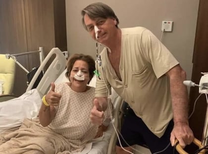 Michelle publica foto de Bolsonaro no hospital: custoso demais
