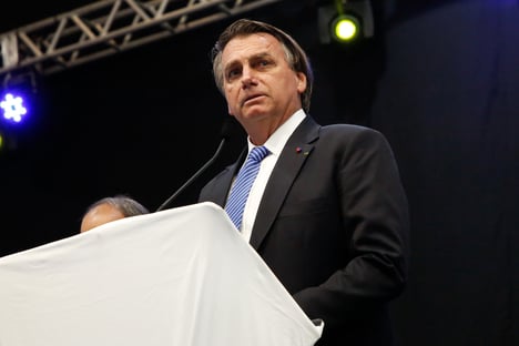 Bolsonaro volta a responsabilizar governadores por aumento no preço de combustíveis
