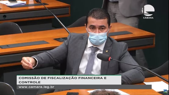 Miranda diz que Bolsonaro “deve ter feito alguma coisa” para investigar Covaxin