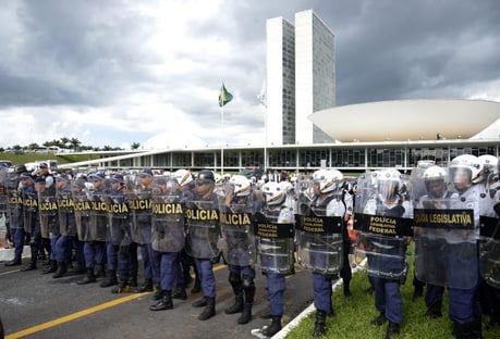 Câmara comprará bombas de gás e balas de borracha para próximos protestos
