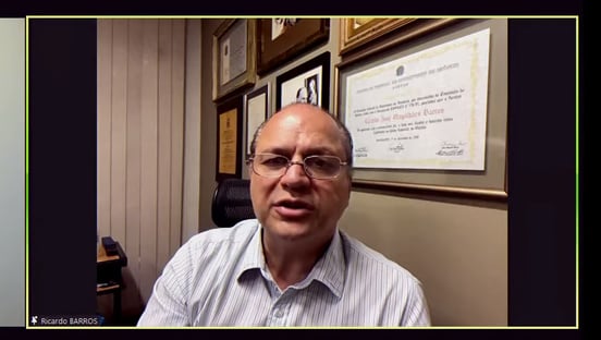 “Vai tirar da vacina?”, pergunta deputado a Ricardo Barros sobre dinheiro para voto impresso