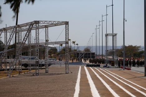 Exército monta estrutura em Brasília para festejar Dia do Soldado