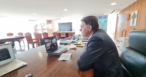 Bolsonaro volta a atacar Barroso: “Ele virou semideus? Intocável”?