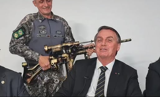 Jair Maria Antonieta Bolsonaro contra os paulistas