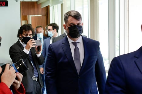 Advogado abriu escritório dois dias antes de assinatura de contrato da Covaxin
