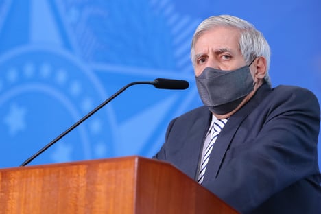 Heleno fala ao Congresso em reunião secreta