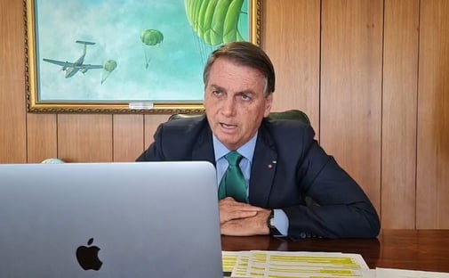 Bolsonaro insiste em mentira e acusa TSE de propagar fake news