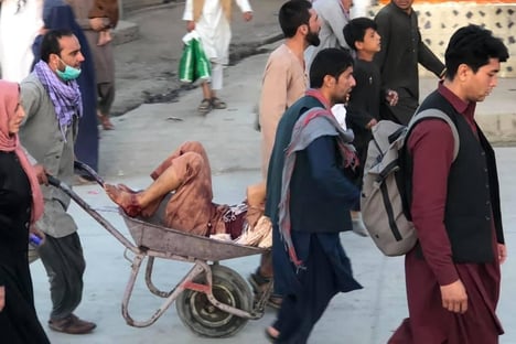 Mortos em ataque a Cabul já são pelo menos 60, diz a BBC