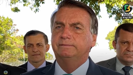 Bolsonaro diz que demarcações criaram “favela de índio”