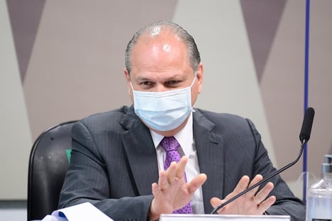 Barros diz que, se pudesse, não teria tomado vacina
