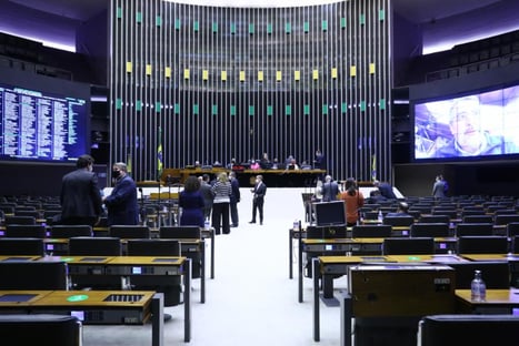 Câmara aprova urgência de projeto que retoma propaganda partidária em rádio e TV