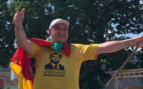 PF faz operação em casa de prefeito bolsonarista flagrado com R$ 500 mil