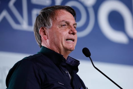 Bolsonaro: “Não vou na canetada congelar preço do combustível”