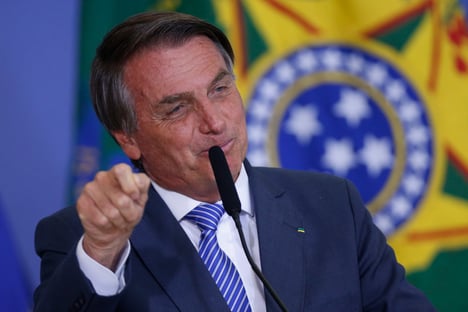 Bolsonaro mantém agenda, apesar de orientação para quarentena