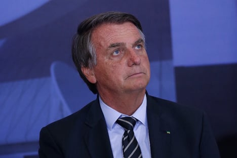 Conta de Bolsonaro no YouTube será suspensa se vídeo com fake news sobre vacinas for removido