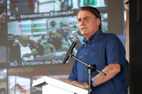 Preço do botijão de gás vai cair pela metade, se Deus quiser, diz Bolsonaro