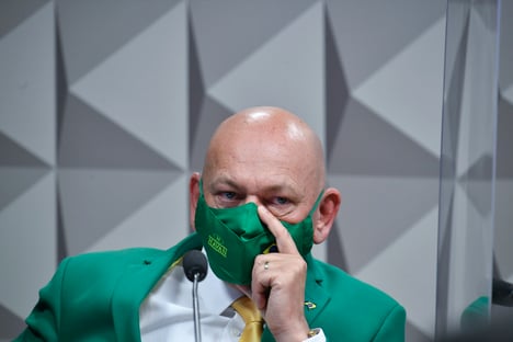 “Não tomei vacina. Nem vou tomar”, diz Hang