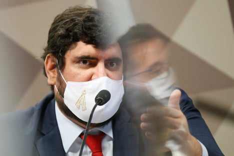 Lobista nega apoiar Bolsonaro, mas esteve no “cercadinho” do presidente