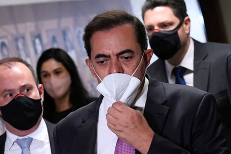 Tolentino nega relacionamento com Jair Bolsonaro e seus filhos