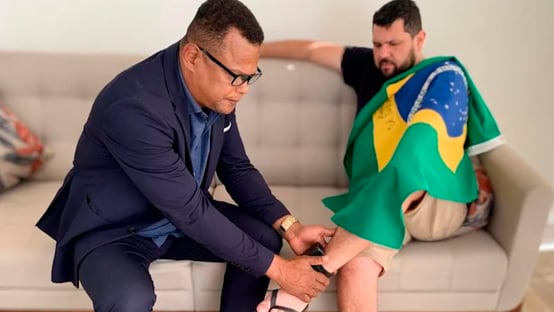 Mulher de Oswaldo Eustáquio diz que Moraes revogou prisão